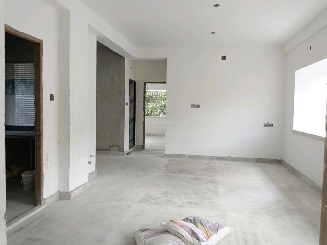 3 BHK Apartment in Santoshpur for resale Kolkata. The reference number is 20344741