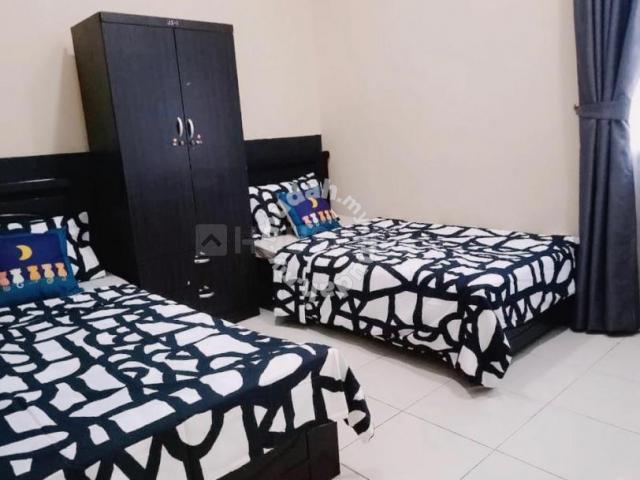 3 BHK Apartment in Santacruz West for rent Mumbai. The reference number is 19889647