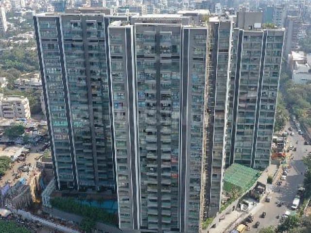 3 BHK Apartment in Santacruz West for resale Mumbai. The reference number is 13184805