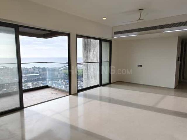 3 BHK Apartment in Santacruz West for resale Mumbai. The reference number is 18579644