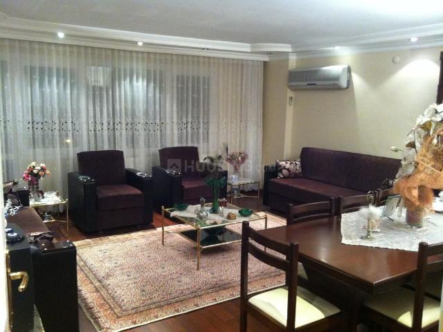 3 BHK Apartment in Santacruz West for resale Mumbai. The reference number is 19453976
