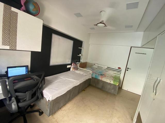3 BHK Apartment in Santacruz West for resale Mumbai. The reference number is 19603100