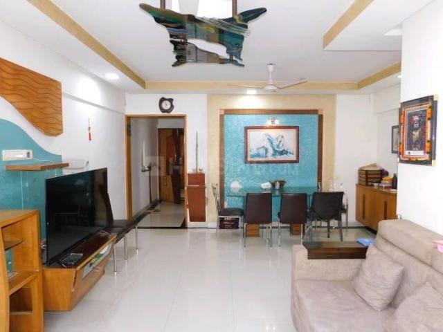 3 BHK Apartment in Santacruz West for resale Mumbai. The reference number is 19990051