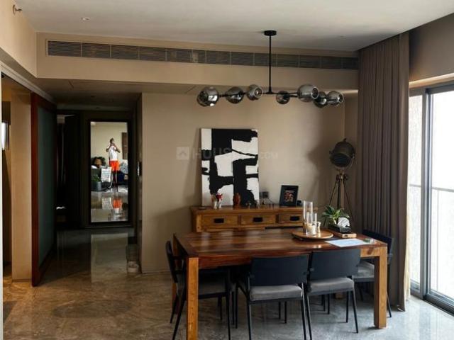 3 BHK Apartment in Santacruz West for resale Mumbai. The reference number is 20595353