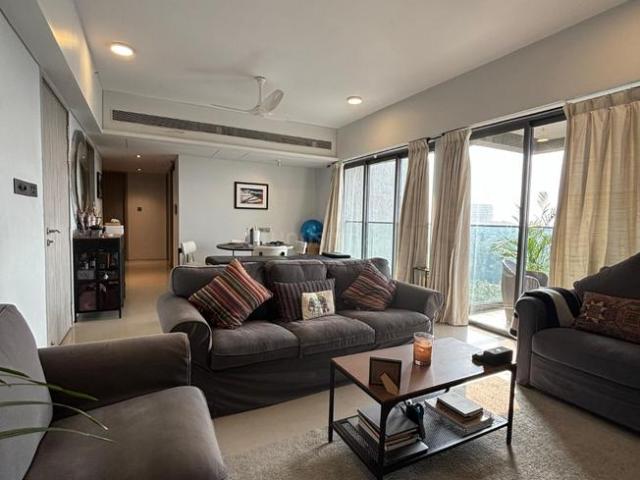 3 BHK Apartment in Santacruz West for resale Mumbai. The reference number is 20175132