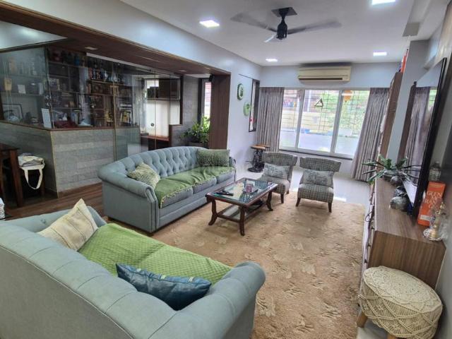 3 BHK Apartment in Santacruz West for resale Mumbai. The reference number is 20351400