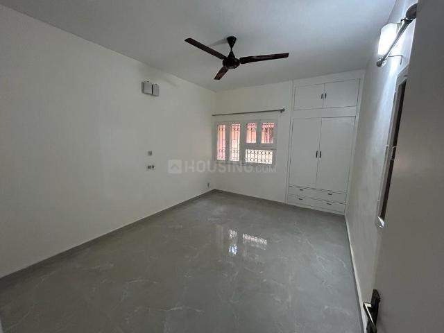 3 BHK Apartment in Sarita Vihar for rent New Delhi. The reference number is 20036747