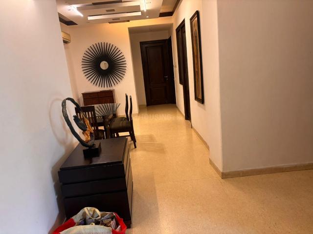 3 BHK Apartment in Sarita Vihar for rent New Delhi. The reference number is 20430094