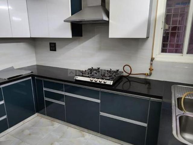 3 BHK Apartment in Sarita Vihar for resale New Delhi. The reference number is 14143893