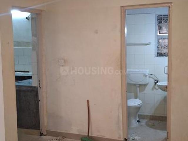 3 BHK Apartment in Sarita Vihar for resale New Delhi. The reference number is 19816236