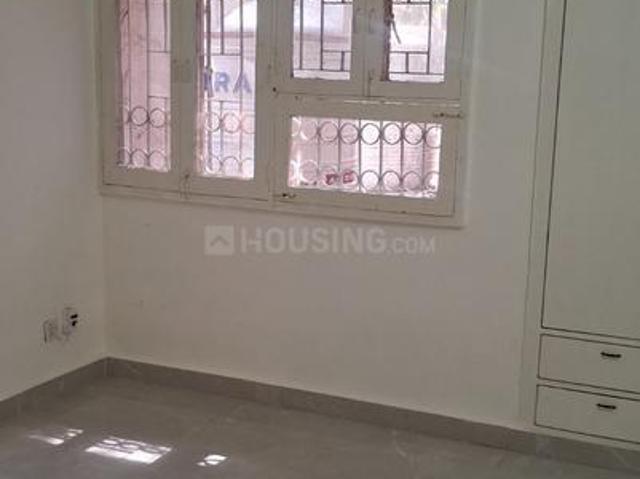 3 BHK Apartment in Sarita Vihar for resale New Delhi. The reference number is 19816312