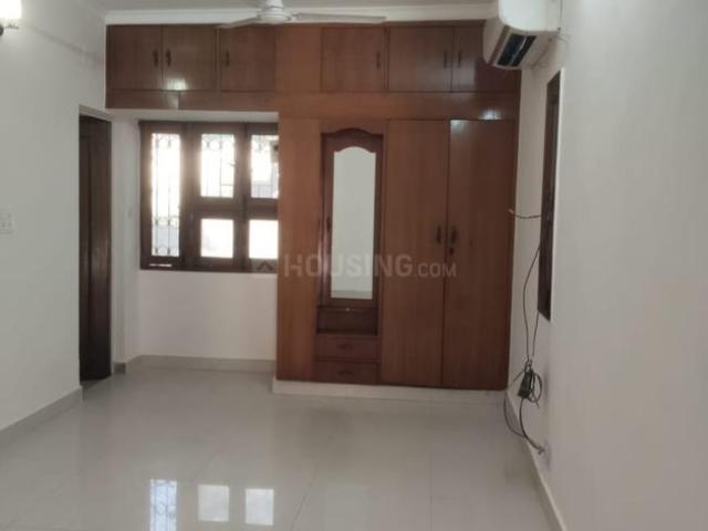 3 BHK Apartment in Sarita Vihar for resale New Delhi. The reference number is 20061392