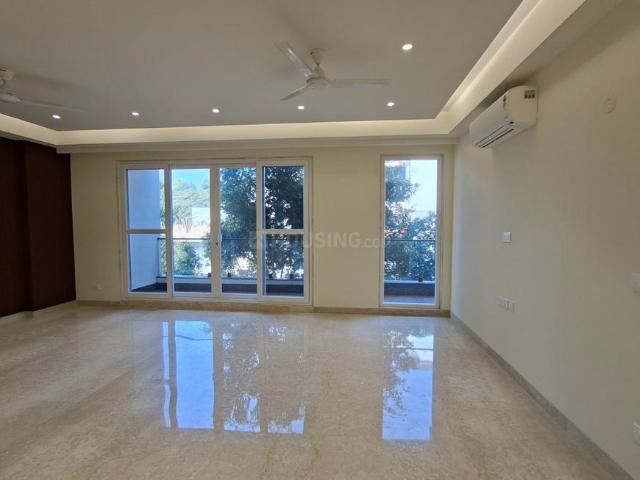 3 BHK Apartment in Sarvodaya Enclave for resale New Delhi. The reference number is 19434083