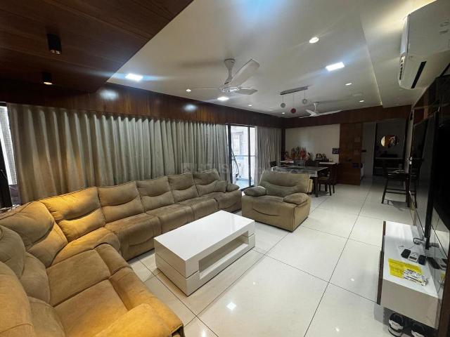 3 BHK Apartment in Science City for resale Ahmedabad. The reference number is 19103898