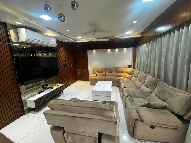 3 BHK Apartment in Science City for resale Ahmedabad. The reference number is 20014414