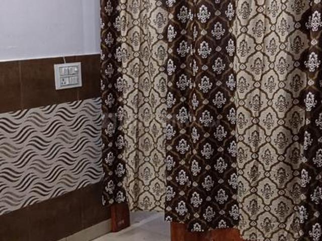 3 BHK Apartment in Sewa Nagar for resale Ghaziabad. The reference number is 19243674