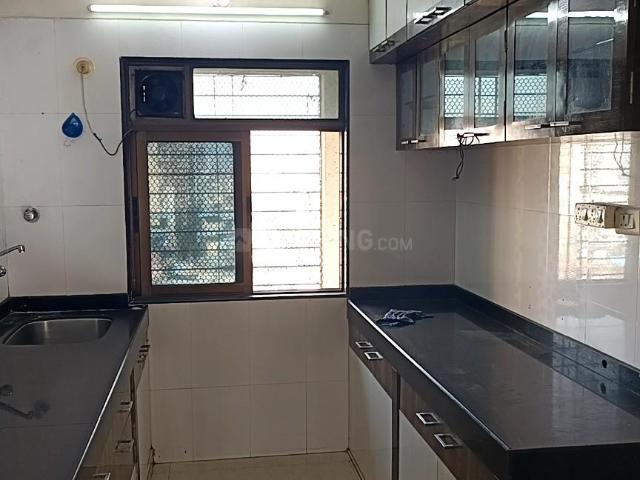 3 BHK Apartment in Seawoods for resale Palm Beach Road Seawoods. The reference number is 16243083