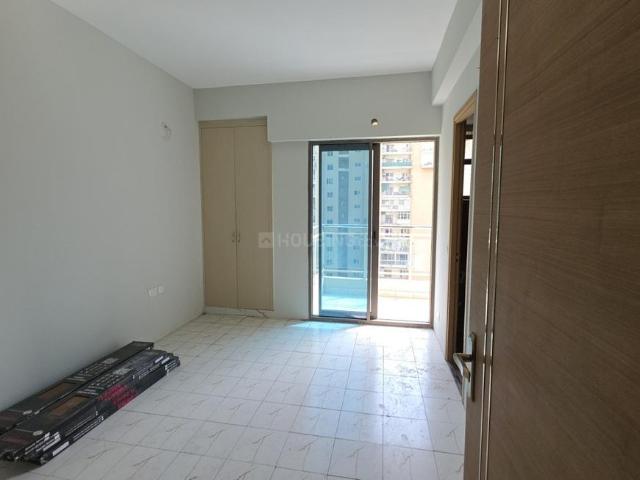 3 BHK Apartment in Sector 143 for rent Noida. The reference number is 19597640
