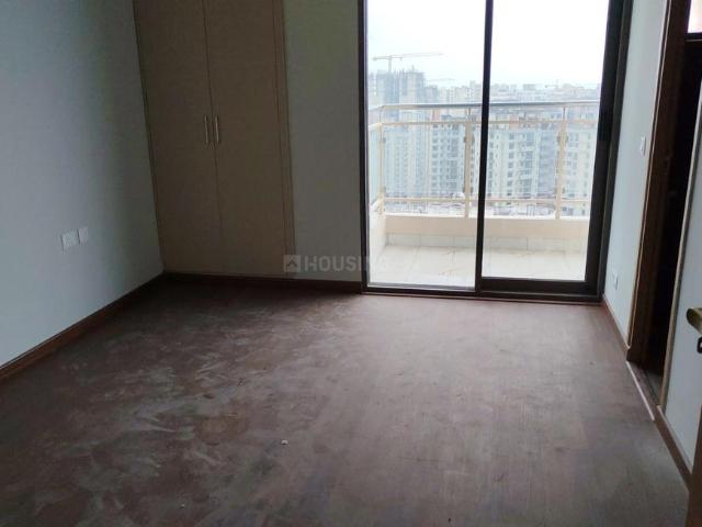 3 BHK Apartment in Sector 143 for rent Noida. The reference number is 19771396