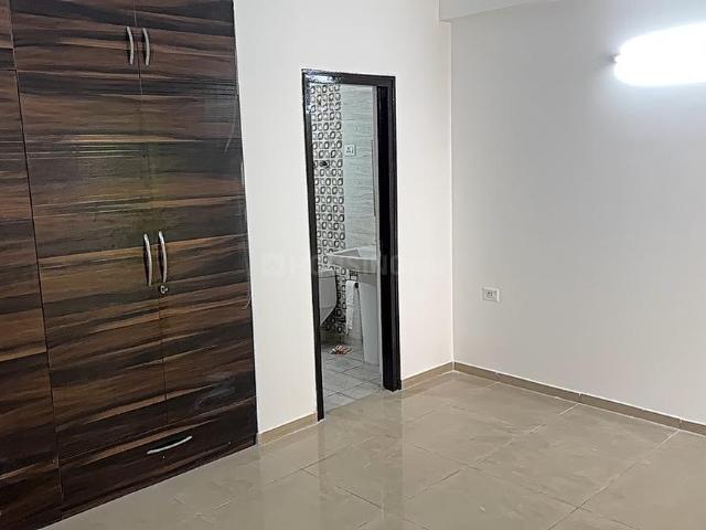 3 BHK Apartment in Sector 143 for rent Noida. The reference number is 20176156