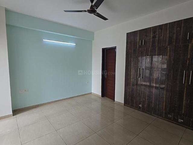 3 BHK Apartment in Sector 143 for rent Noida. The reference number is 20682016
