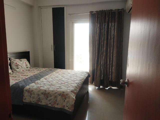 3 BHK Apartment in Sector 143B for rent Noida. The reference number is 20010126