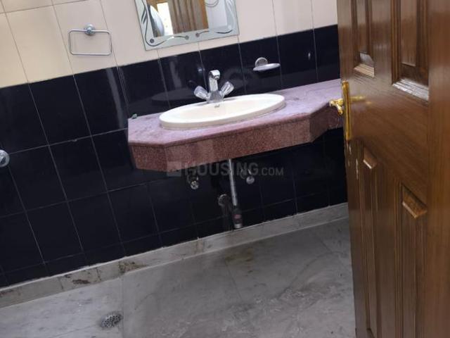 3 BHK Apartment in Sector 14 Dwarka for resale New Delhi. The reference number is 20218164