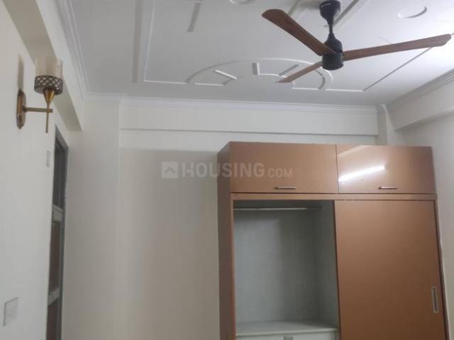 3 BHK Apartment in Sector 14 for rent Gurgaon. The reference number is 20071482