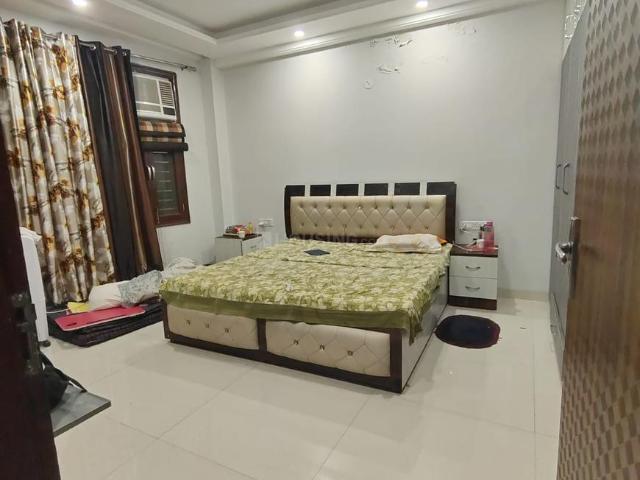 3 BHK Apartment in Sector 14 for rent Gurgaon. The reference number is 20392609
