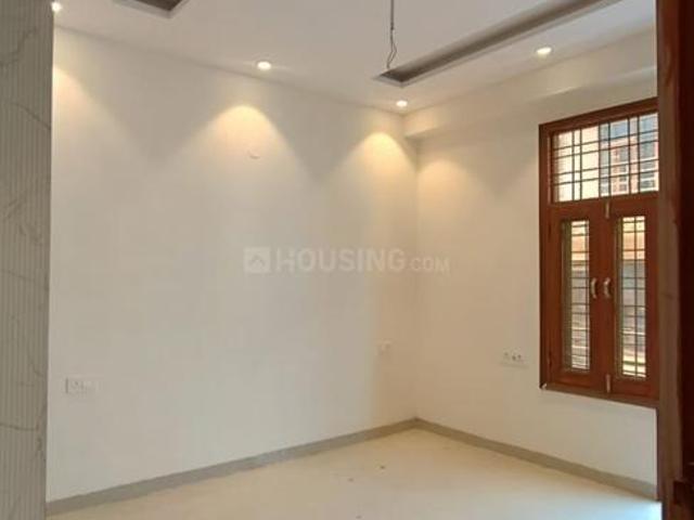 3 BHK Apartment in Sector 14 for resale Gurgaon. The reference number is 20060043