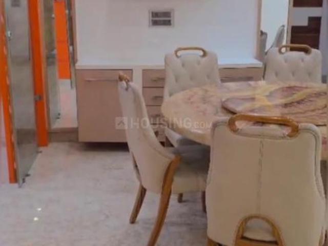 3 BHK Apartment in Sector 14 Rohini for rent New Delhi. The reference number is 20344115