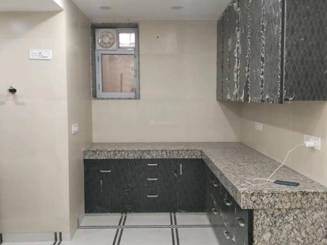 3 BHK Apartment in Sector 14 Rohini for resale New Delhi. The reference number is 19312791