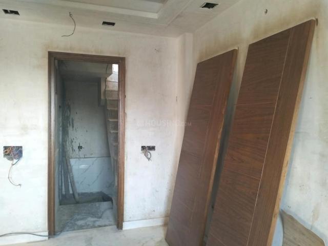 3 BHK Apartment in Sector 14 Rohini for resale New Delhi. The reference number is 19571652