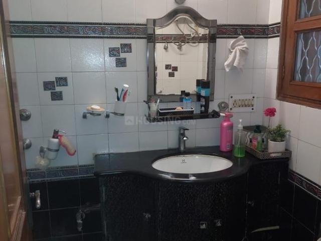 3 BHK Apartment in Sector 14 Rohini for resale New Delhi. The reference number is 20016842