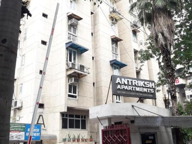 3 BHK Apartment in Sector 14 Rohini for resale New Delhi. The reference number is 20308996