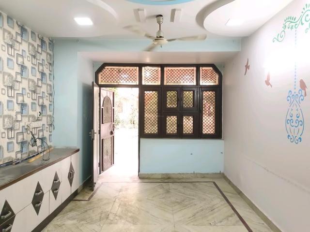 3 BHK Apartment in Sector 15 Rohini for resale New Delhi. The reference number is 16985379