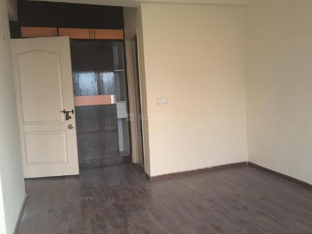 3 BHK Apartment in Sector 168 for rent Noida. The reference number is 19555527