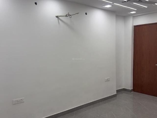 3 BHK Apartment in Sector 17 Dwarka for resale New Delhi. The reference number is 20516976