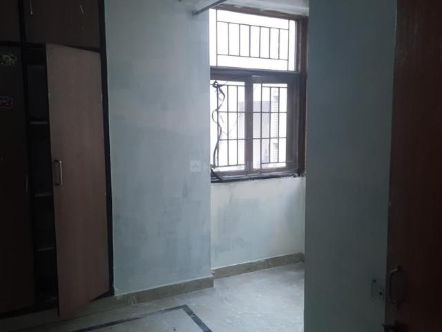 3 BHK Apartment in Sector 18 Dwarka for rent New Delhi. The reference number is 19886976