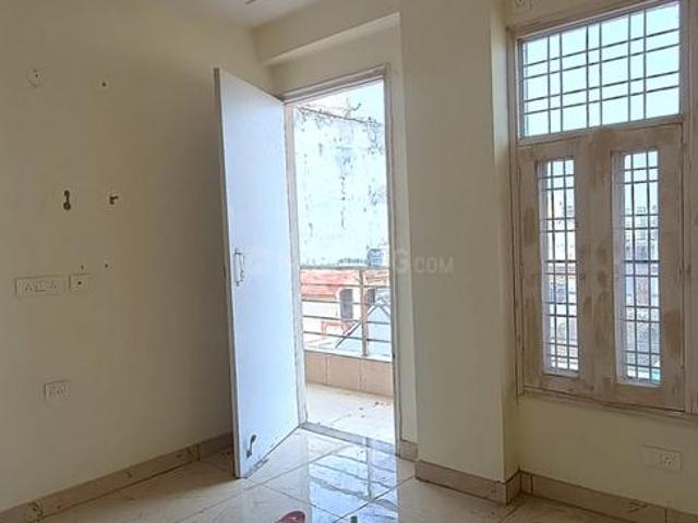3 BHK Apartment in Sector 18 for resale Gurgaon. The reference number is 20106643