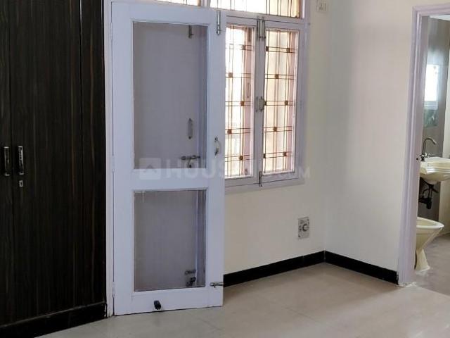 3 BHK Apartment in Sector 19 Dwarka for rent New Delhi. The reference number is 14150292