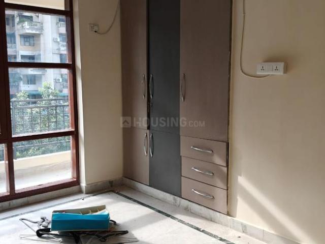 3 BHK Apartment in Sector 19 Dwarka for rent New Delhi. The reference number is 18361702