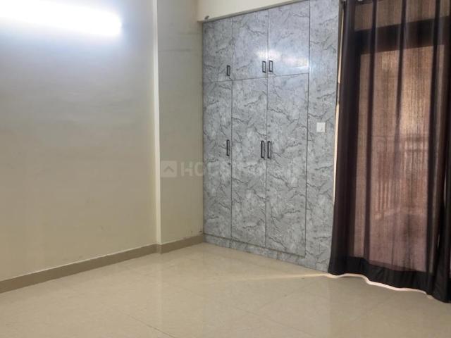 3 BHK Apartment in Sector 19 Dwarka for rent New Delhi. The reference number is 20569711