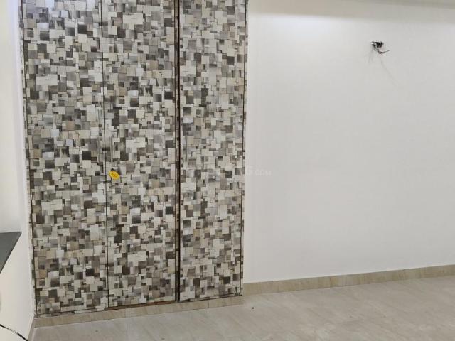 3 BHK Apartment in Sector 19 Dwarka for resale New Delhi. The reference number is 20045744