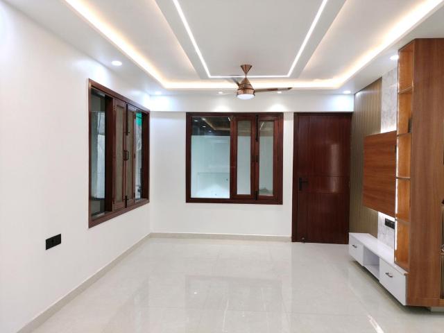 3 BHK Apartment in Sector 19 Dwarka for resale New Delhi. The reference number is 20284495