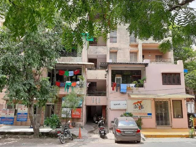 3 BHK Apartment in Sector 19 Dwarka for resale New Delhi. The reference number is 20782418