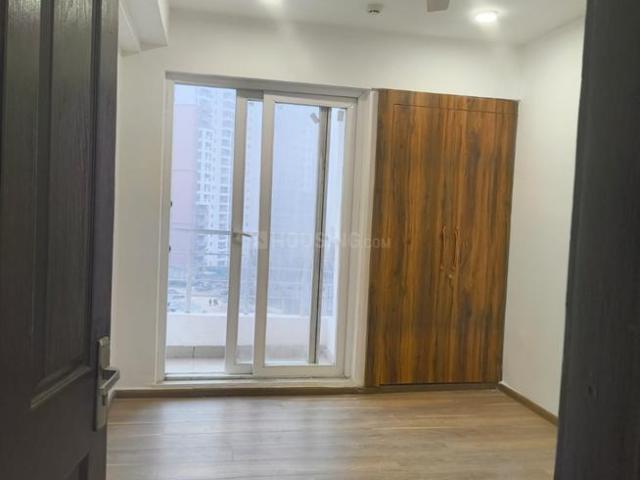 3 BHK Apartment in Sector 100 for rent Noida. The reference number is 20453677