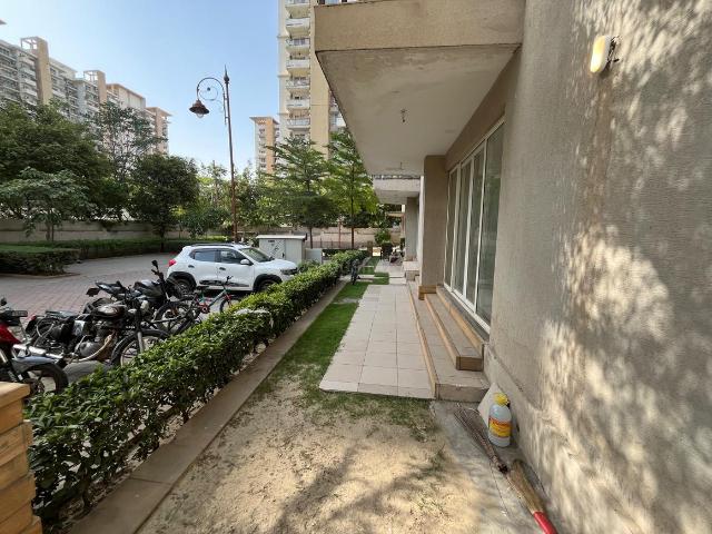 3 BHK Apartment in Sector 102 for rent Gurgaon. The reference number is 20305439