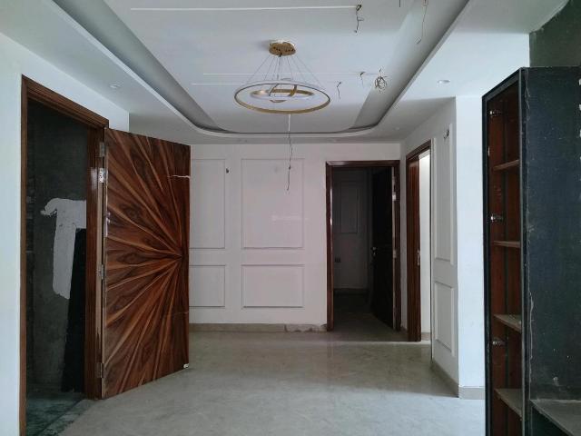 3 BHK Apartment in Sector 102 for resale Noida. The reference number is 16849767