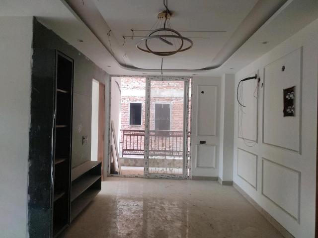 3 BHK Apartment in Sector 102 for resale Noida. The reference number is 16859420